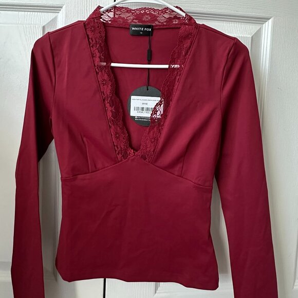 NWT White Fox Boutique Knew That All Along Long Sleeve Top Wine Size Small - Picture 5 of 8